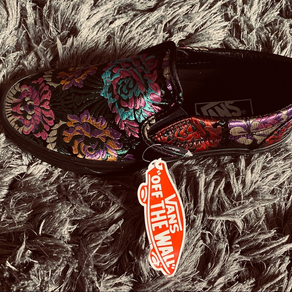 ”Exclusive” Vans Festival Size 6.5 Womens